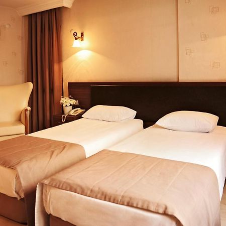 Uestuen Hotel Alsancak İzmir Extérieur photo