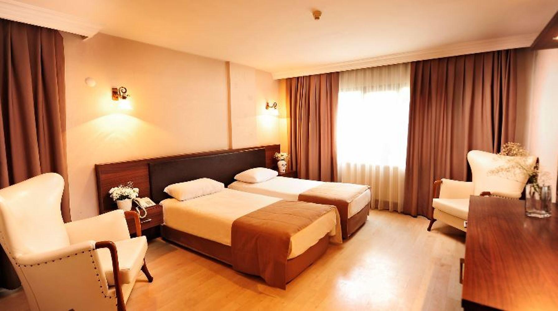Uestuen Hotel Alsancak İzmir Extérieur photo