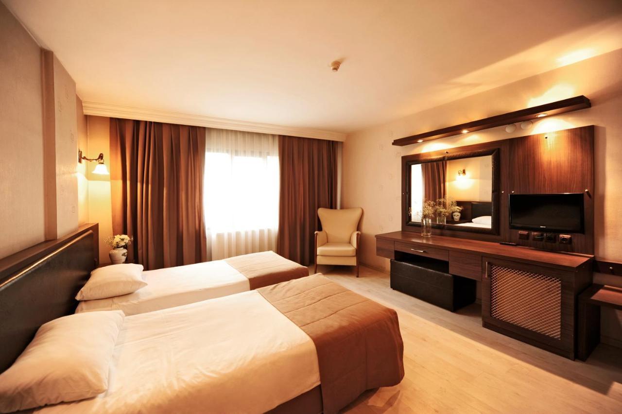 Uestuen Hotel Alsancak İzmir Extérieur photo