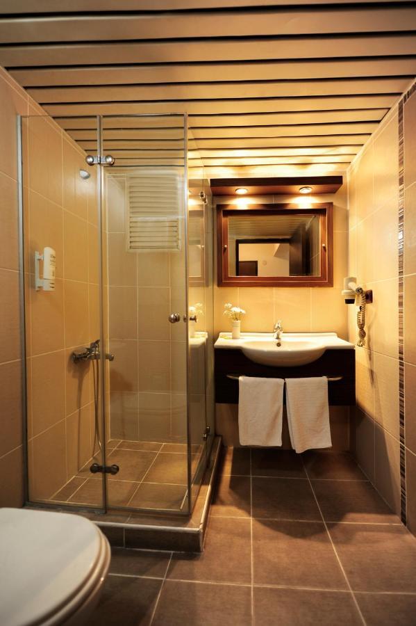 Uestuen Hotel Alsancak İzmir Extérieur photo