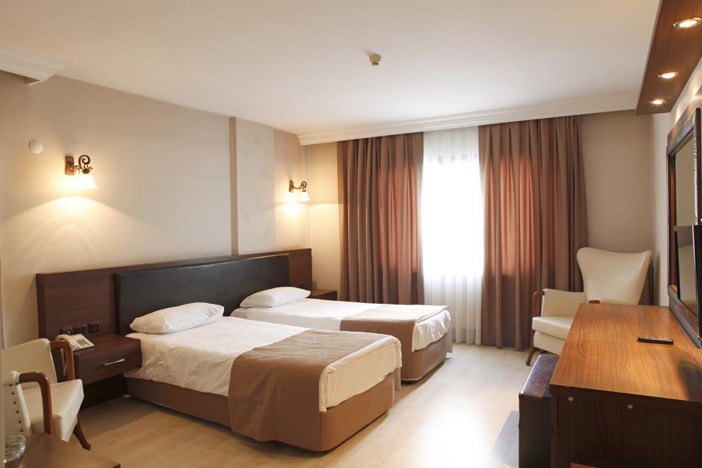 Uestuen Hotel Alsancak İzmir Extérieur photo