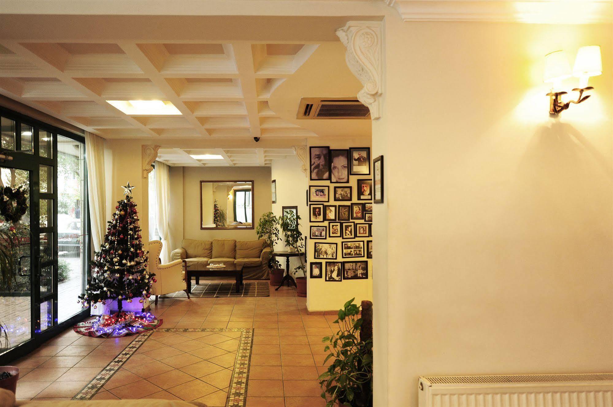 Uestuen Hotel Alsancak İzmir Extérieur photo